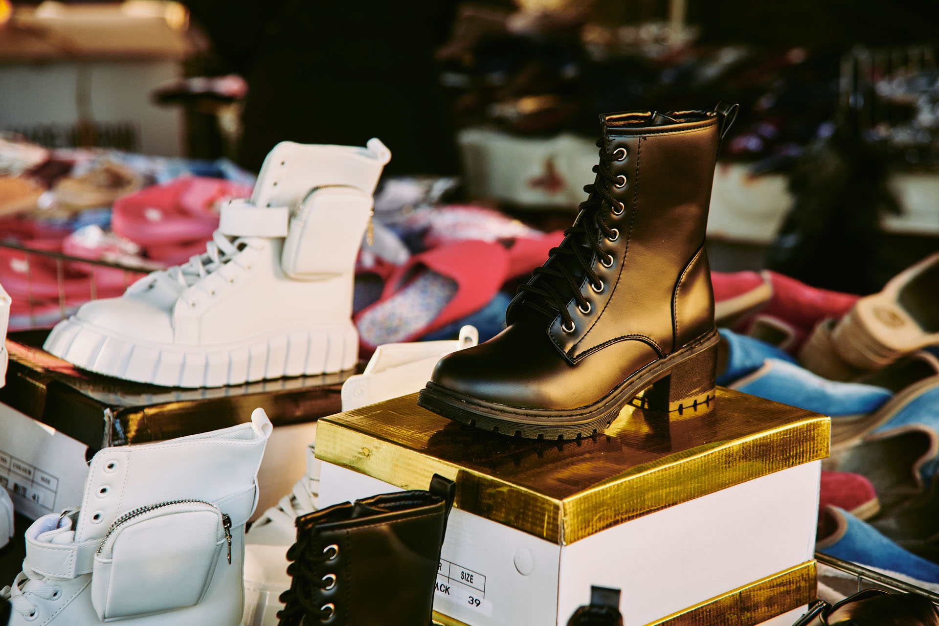 Photo de couverture Marché Ronda del Sur ; Les chaussures confortables
