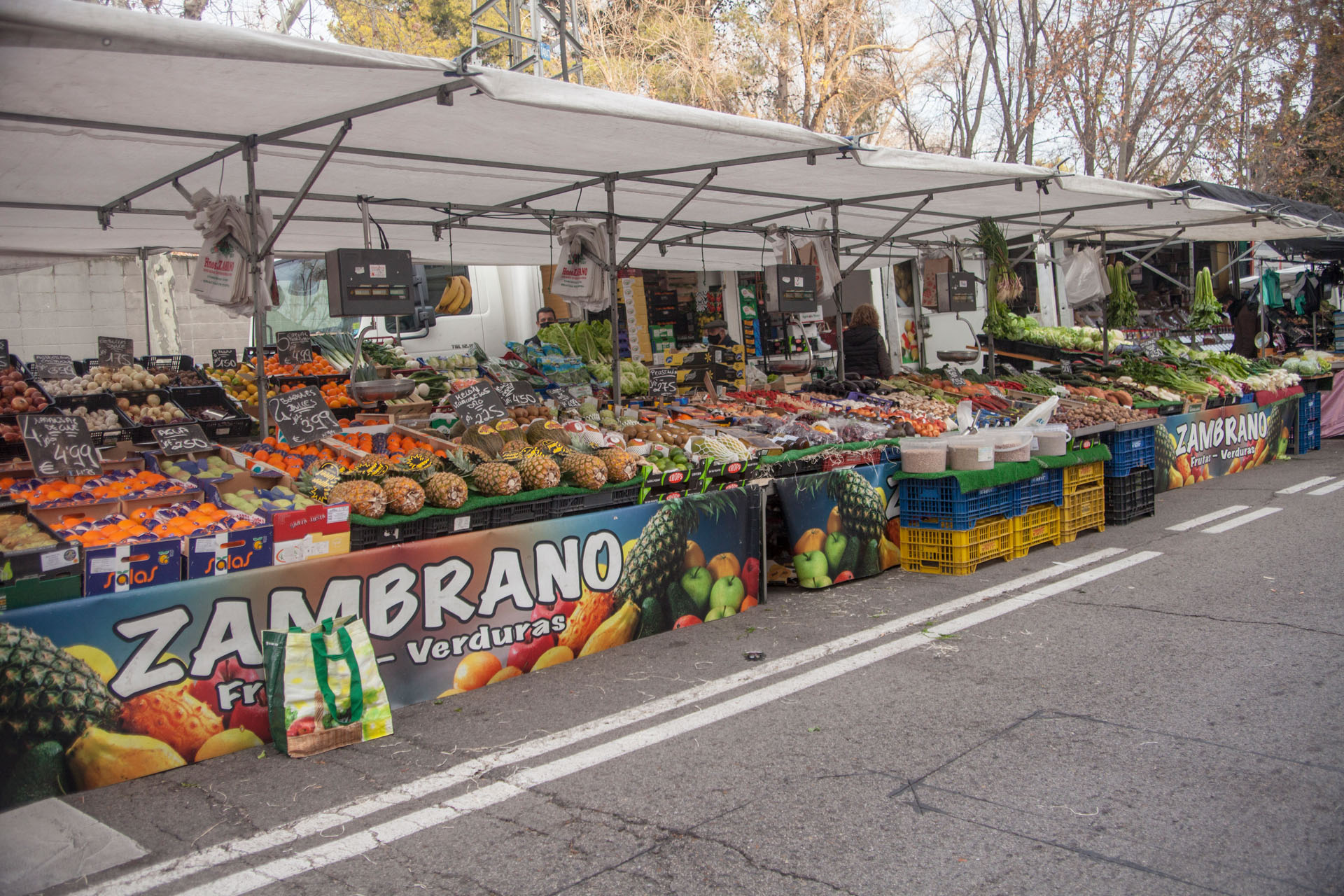 Foto de capa Mercado Villaverde Alto, posição 24: Loja de frutas Zambrano
