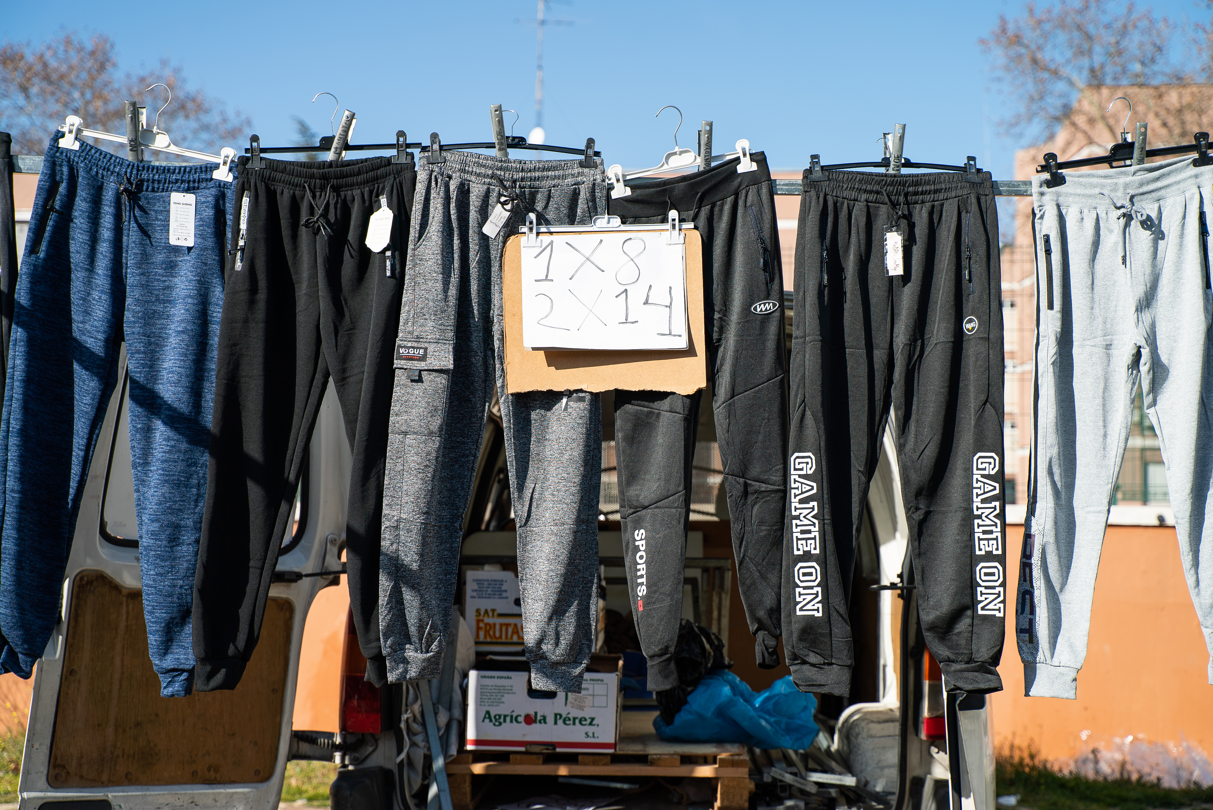 Photo de couverture Poste 65 du marché de Santa Genoveva : Beatriz González