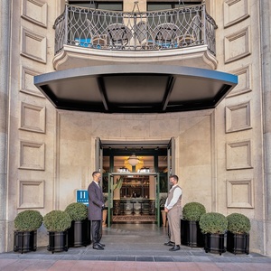 Foto di copertina BENEDICI L'HOTEL MADRID