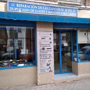 Photo de couverture Reparación de calzado y duplicado de llaves en el acto