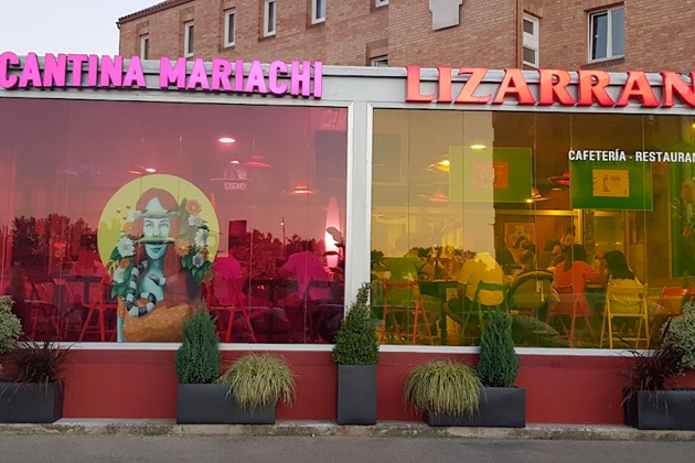 Photo de couverture Lizarrán et cantine mariachi